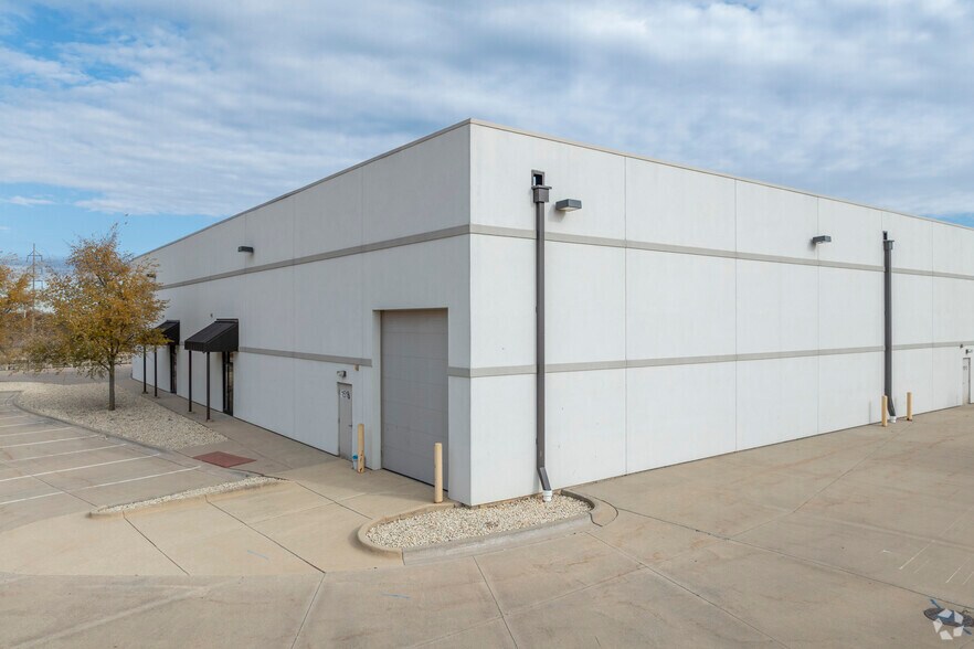 More Photos Of 1501-1509 Mitchell Dr, Oswego Warehouse For Sale