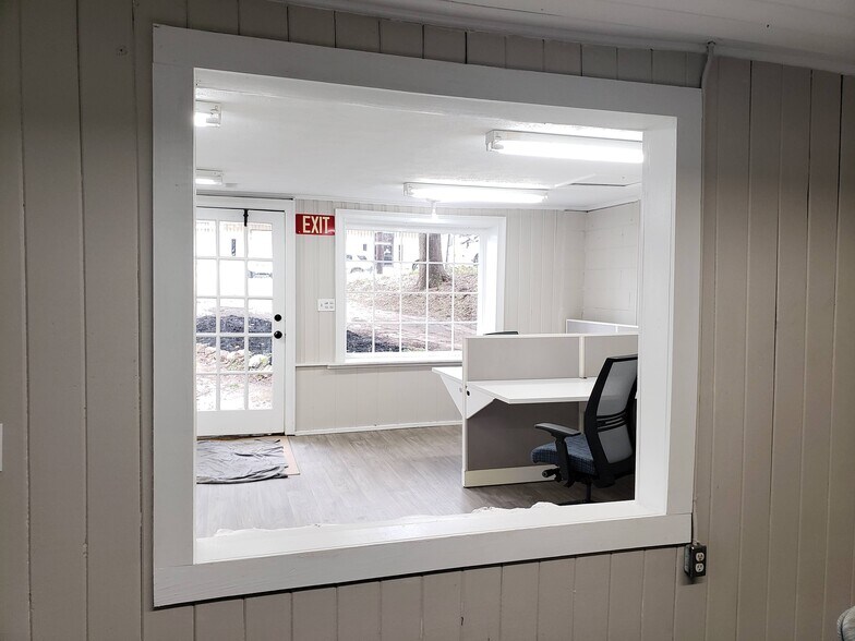 More Photos Of 216 E Memorial Dr, Dallas Storefront Retail Office For Sale