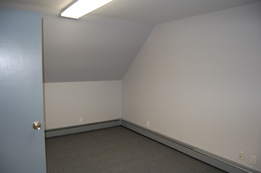 More Photos Of 25 Broadway, Pleasantville Office For Lease