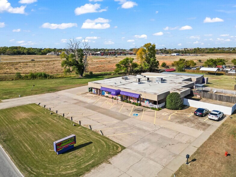More Photos Of 11223 NW 10th St, Oklahoma City Daycare Center For Sale