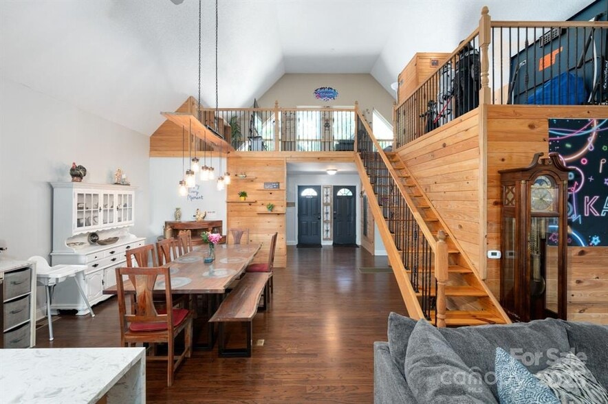 More Photos Of 127 Deer Hill Ln, Weaverville Specialty For Sale