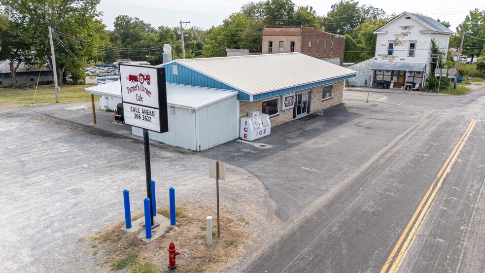 More Photos Of 4053 Hwy E, Oak Ridge Storefront For Sale