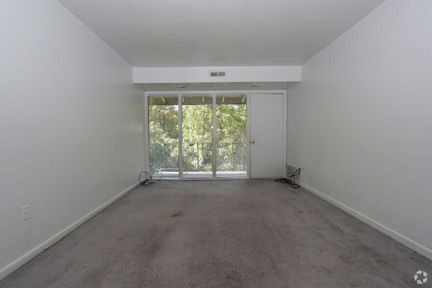 More Photos Of 2075 Langhorne Rd, Lynchburg Apartments For Sale