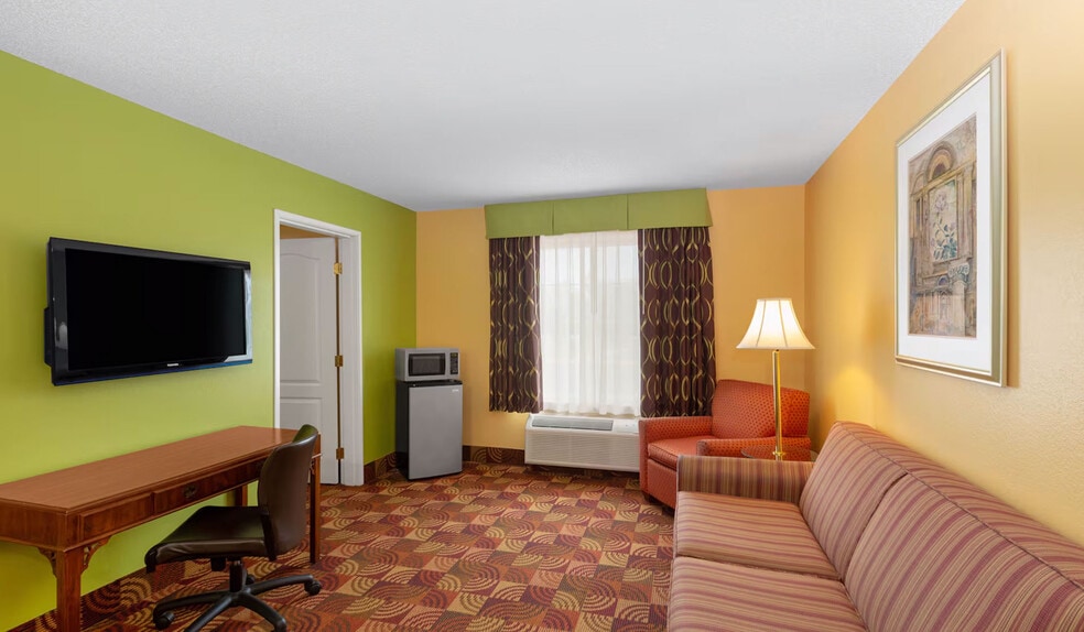 More Photos Of 10 Midway Rd, Eldon Hotel For Sale