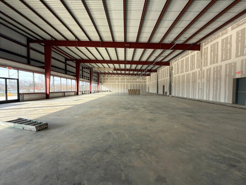 More Photos Of 14211 Hiram Clarke Rd, Houston Storefront For Lease