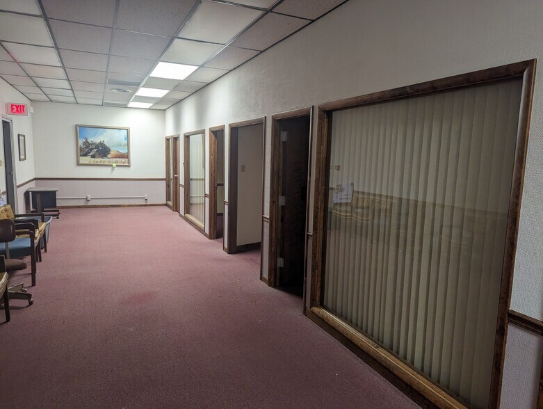 More Photos Of 27 N Vermilion St, Danville Office For Lease