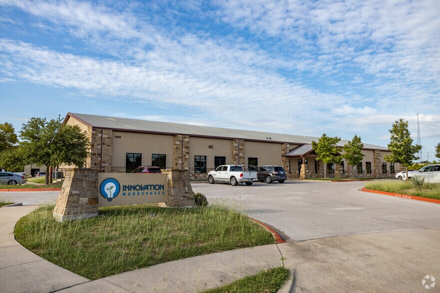 More Photos Of 1205 BMC Dr, Cedar Park Office For Lease