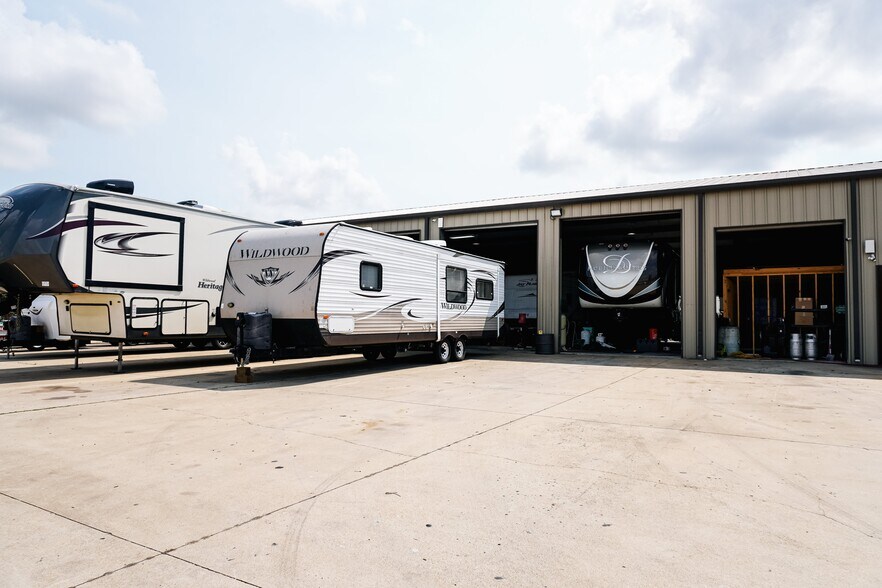 More Photos Of 16326 Mueschke Rd, Cypress Light Distribution For Sale