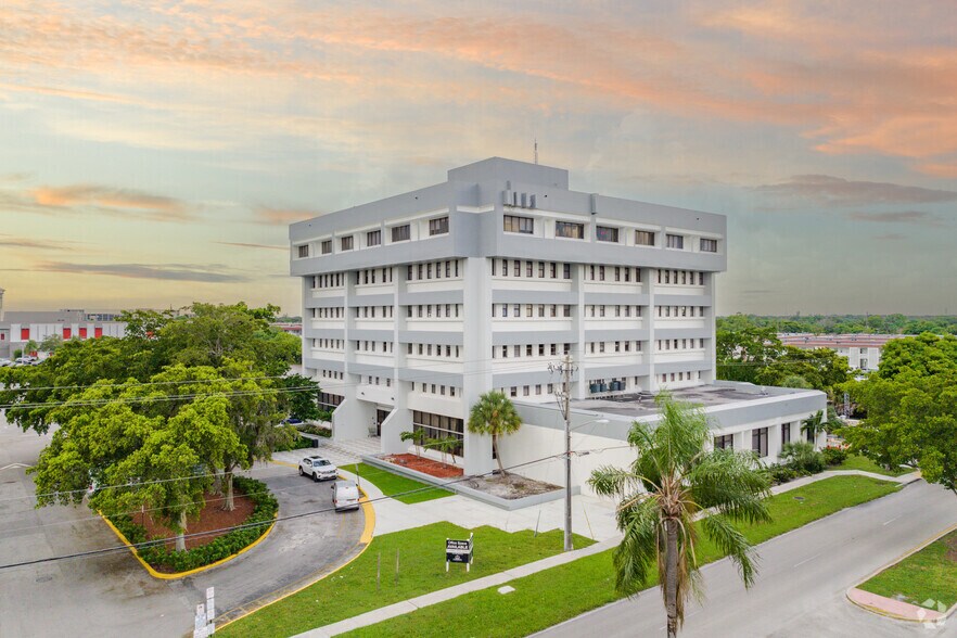 More Photos Of 4200 NW 16th St, Lauderhill Loft Creative Space For Sale