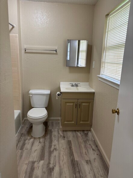 More Photos Of 4179 Millbranch Rd, Memphis Apartments For Sale