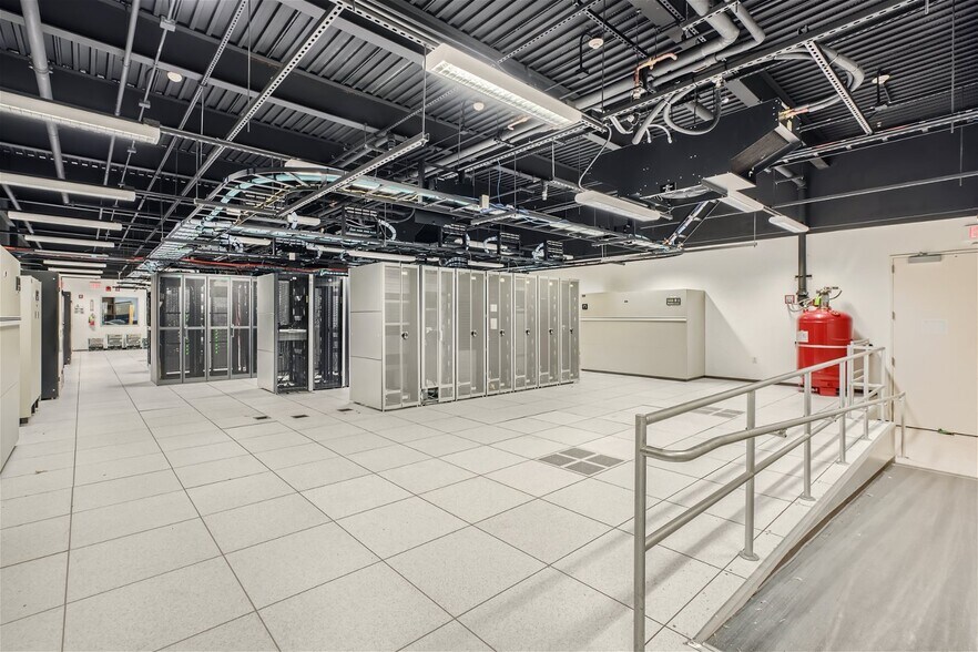 More Photos Of 1310 Rankin Rd, Houston Office For Lease