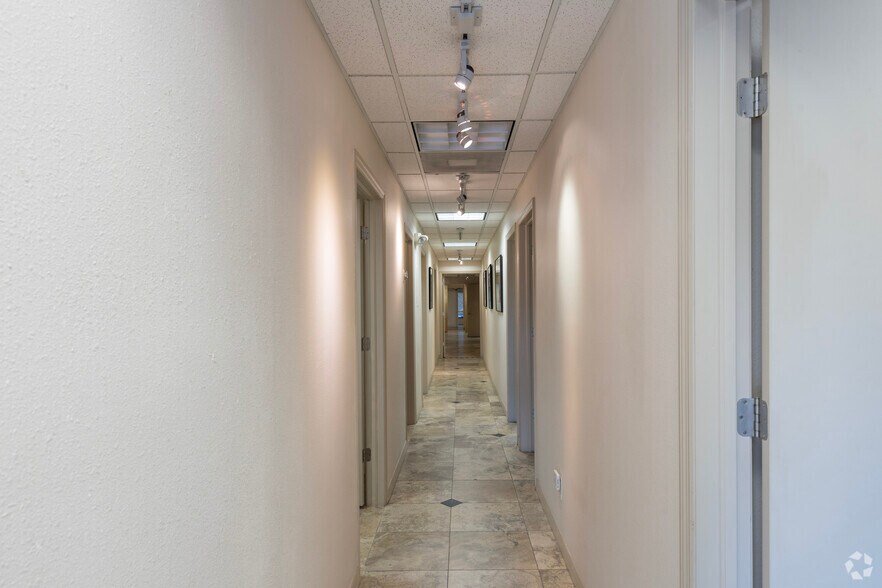 More Photos Of 5001 Lemon St W, Tampa Office For Lease