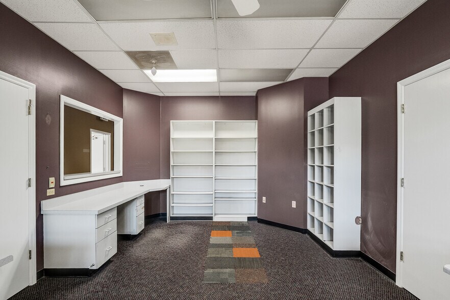More Photos Of 6575 Stage Rd, Bartlett Office For Lease