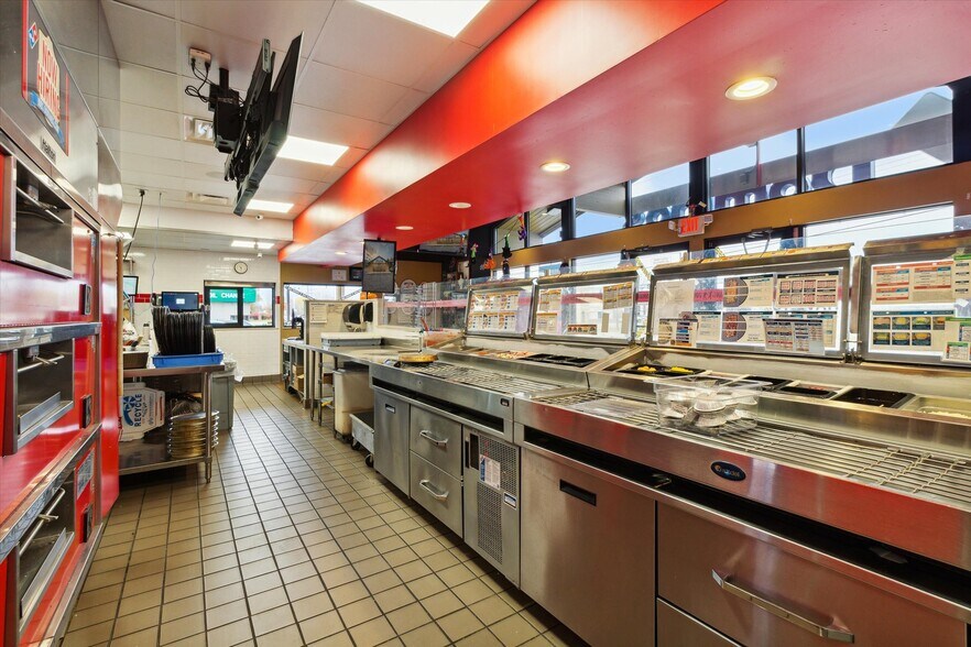 More Photos Of 1380 Wright Ave, Alma Freestanding For Sale