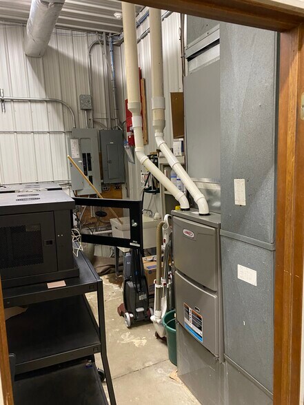 More Photos Of 6930 SR 67 Hwy, Muncie Light Distribution For Sale