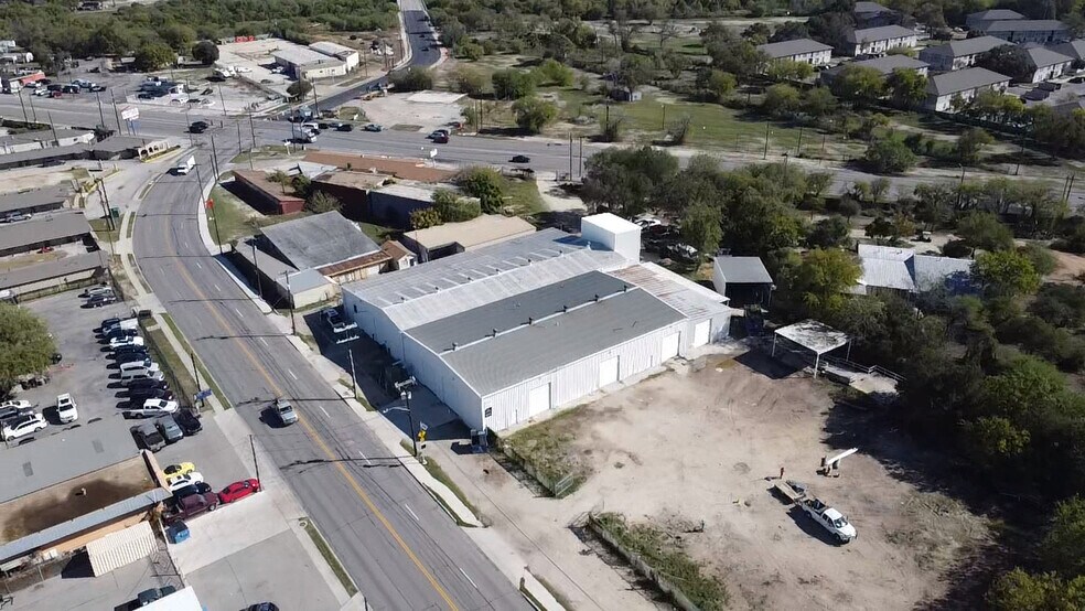 More Photos Of 2833 Roosevelt Ave, San Antonio Industrial For Lease