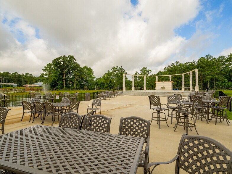 More Photos Of 1355 N Loop 336 E, Conroe Restaurant For Sale