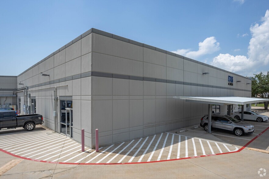 More Photos Of 17146 Feathercraft Ln, Webster Flex For Lease