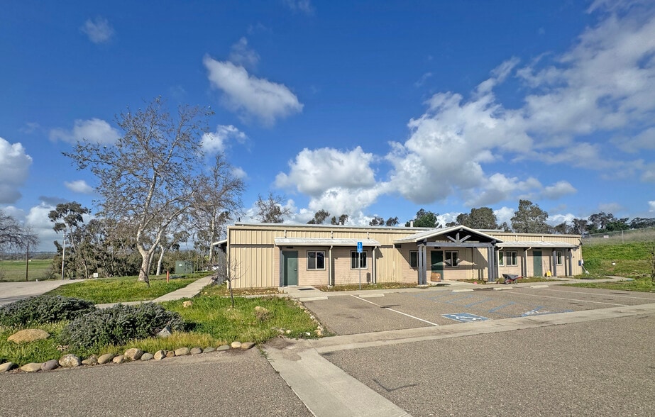 More Photos Of 910 Airport Rd, Santa Ynez Industrial For Lease
