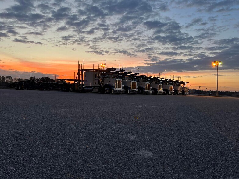 More Photos Of 212 Allen Rd, Commerce Truck Terminal For Lease