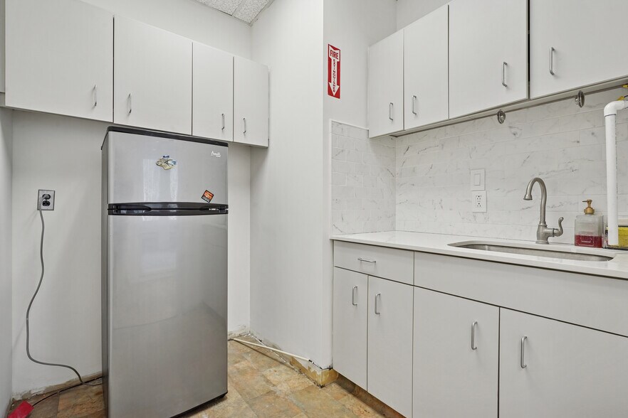 More Photos Of 2740 NJ-10 Suite #201, Morris Plains Office For Sale