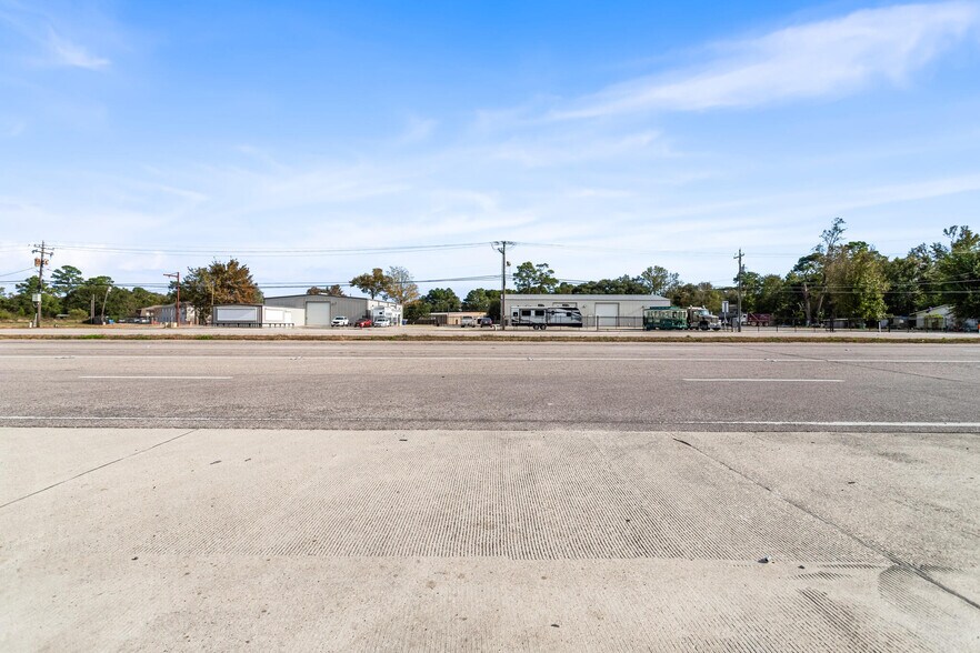 More Photos Of 3144 Texas Ave, Bridge City Warehouse For Lease