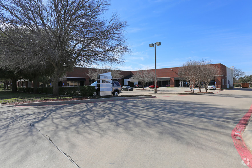 Primary Photo Of 2009 Chenault Dr, Carrollton Office For Lease