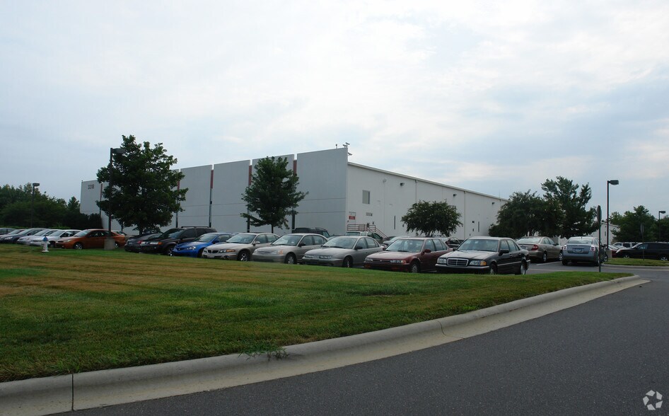 More Photos Of 3318 Lakemont Blvd, Fort Mill Office For Lease
