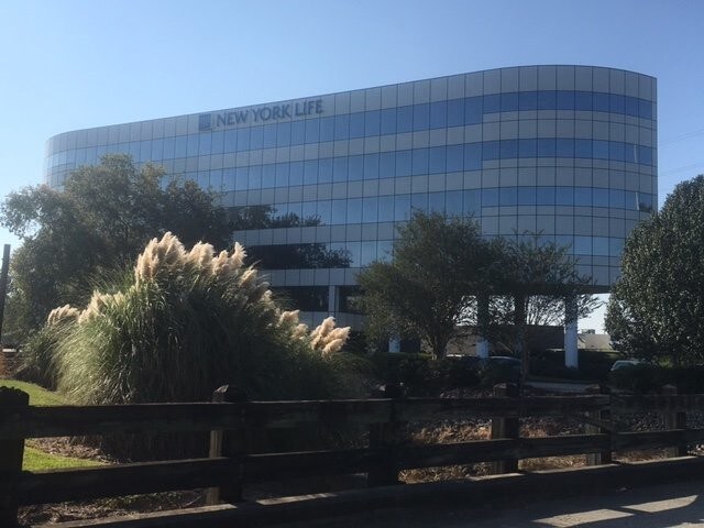 More Photos Of 2431 S Acadian Trwy, Baton Rouge Office For Lease