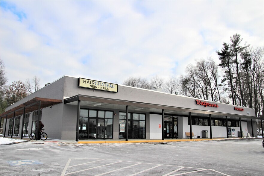 More Photos Of 1697 Whitney Ave, Hamden Drugstore For Lease