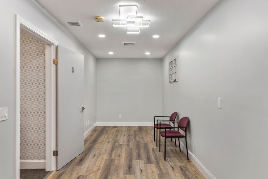 More Photos Of 24 Battle St, Somers Medical For Lease