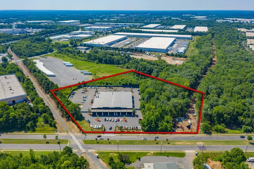 More Photos Of 10421 S Tryon St, Charlotte Auto Repair For Sale