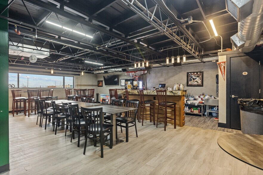 More Photos Of 418 N Grant Ave, Odessa Bar For Sale