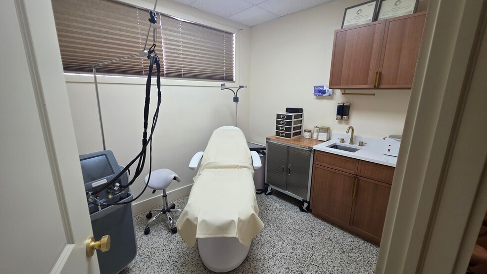 More Photos Of 117 N 5th St, Fort Pierce Office Residential For Sale