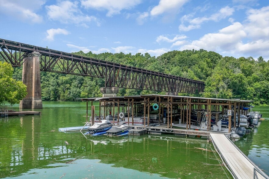 More Photos Of 1967 Rock Island Rd, Rock Island Marina For Sale