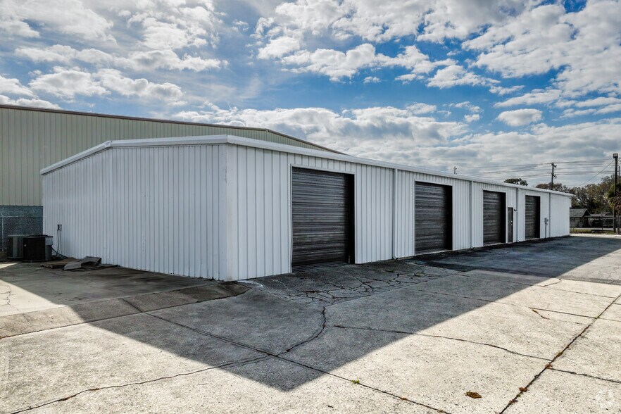 More Photos Of 2910-2930 Maine Ave, Lakeland Distribution For Lease
