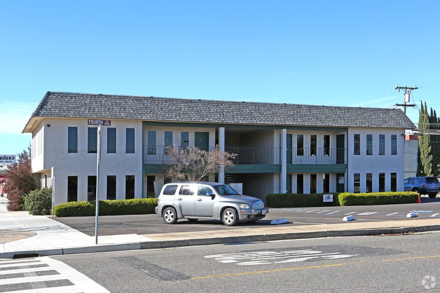 More Photos Of 3343 Santa Fe St, Riverbank Office For Lease