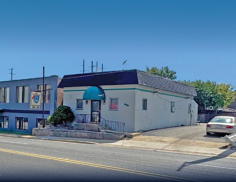 Primary Photo Of 9809 Lawrence Ave, Schiller Park General Retail For Sale