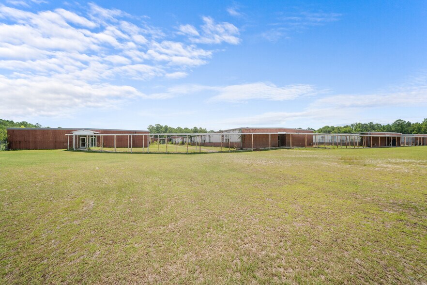 More Photos Of 220 Landrum Dr, Millen Schools For Sale