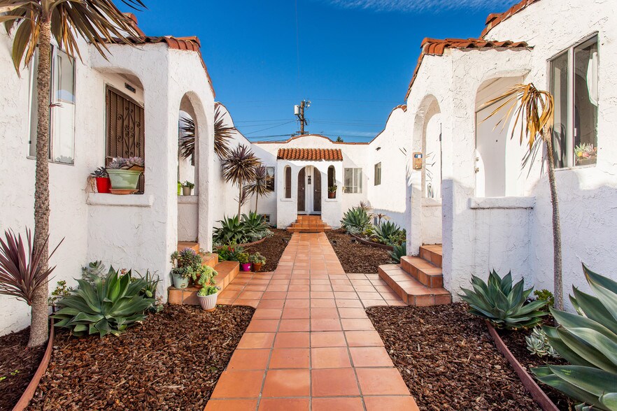 Primary Photo Of 2313 S Catalina St, Los Angeles Apartments For Sale