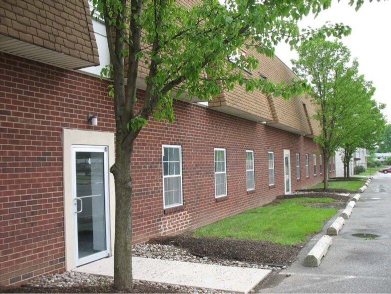 More Photos Of 700 Carpenters Crossing, Folcroft Distribution For Lease