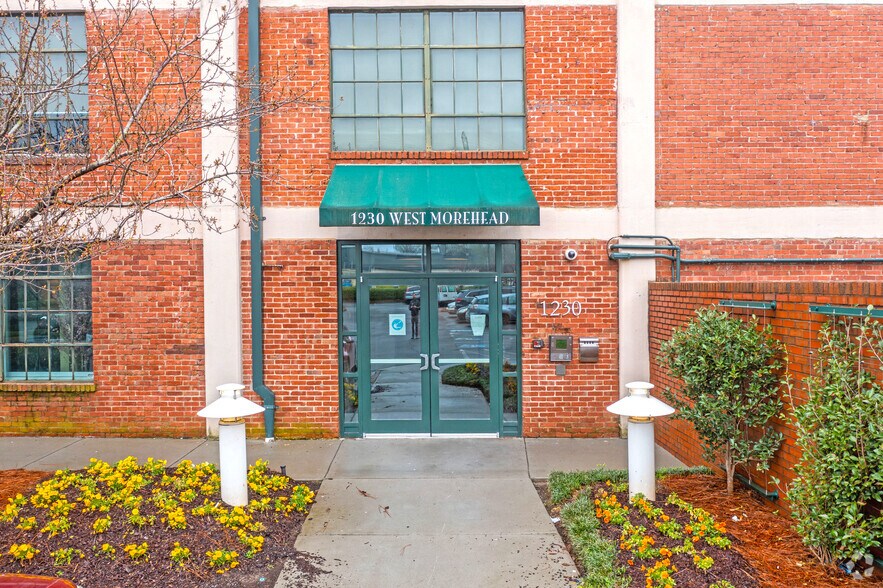 More Photos Of 1230 W Morehead St, Charlotte Loft Creative Space For Sale