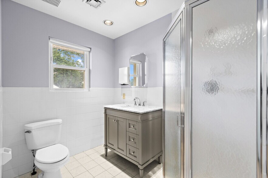 More Photos Of 197 S Washington Ave, Bergenfield Medical For Sale