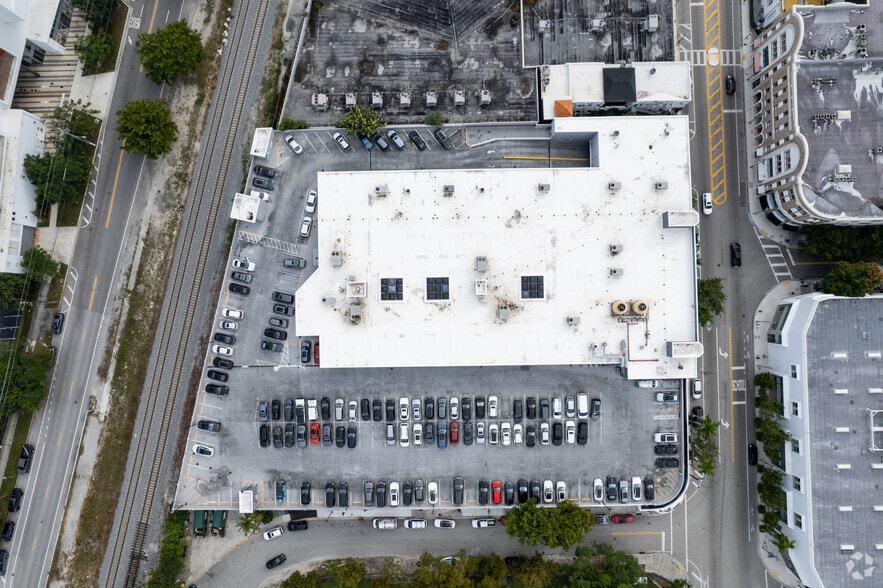 More Photos Of 4141 NE 2nd Ave, Miami Storefront For Lease