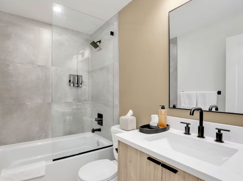 More Photos Of 2616 Lakeview Dr, Naples Apartments For Sale