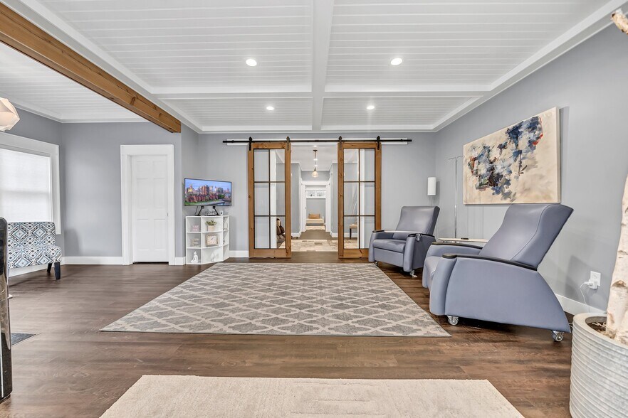 More Photos Of 6576 E Quaker St, Orchard Park Freestanding For Sale