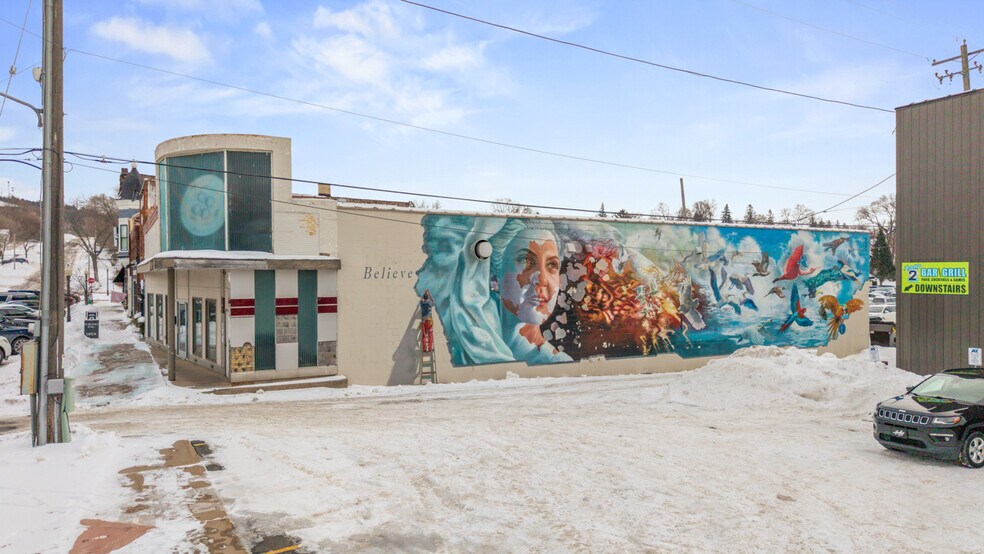 More Photos Of 207 E Hughitt St, Iron Mountain Restaurant For Sale