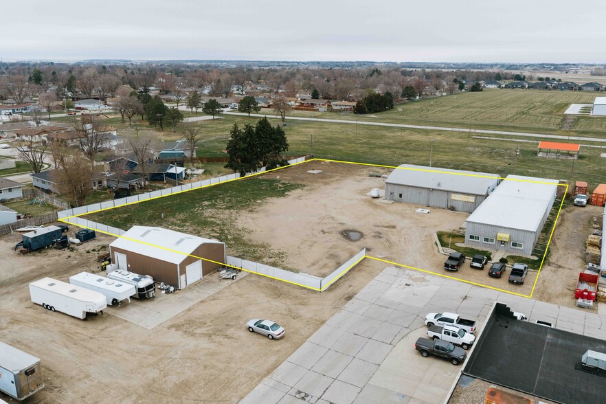 More Photos Of 2565 16th Ave, Columbus Light Manufacturing For Sale