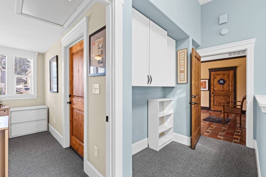 More Photos Of 5666 Telegraph Ave, Oakland Office For Sale