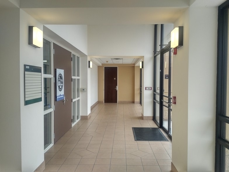 More Photos Of 3600 William D Tate Ave, Grapevine Medical For Lease